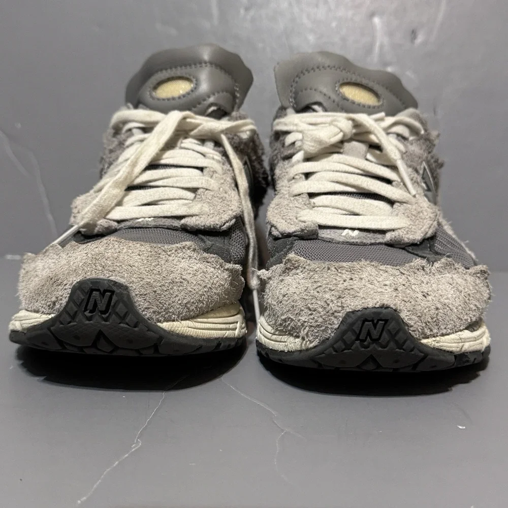 New Balance 2002R Protection Pack Rain Cloud M2002RDA Men's Size 7.5 Distressed